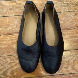 Used Everlane Black Leather Flats Sz 7
